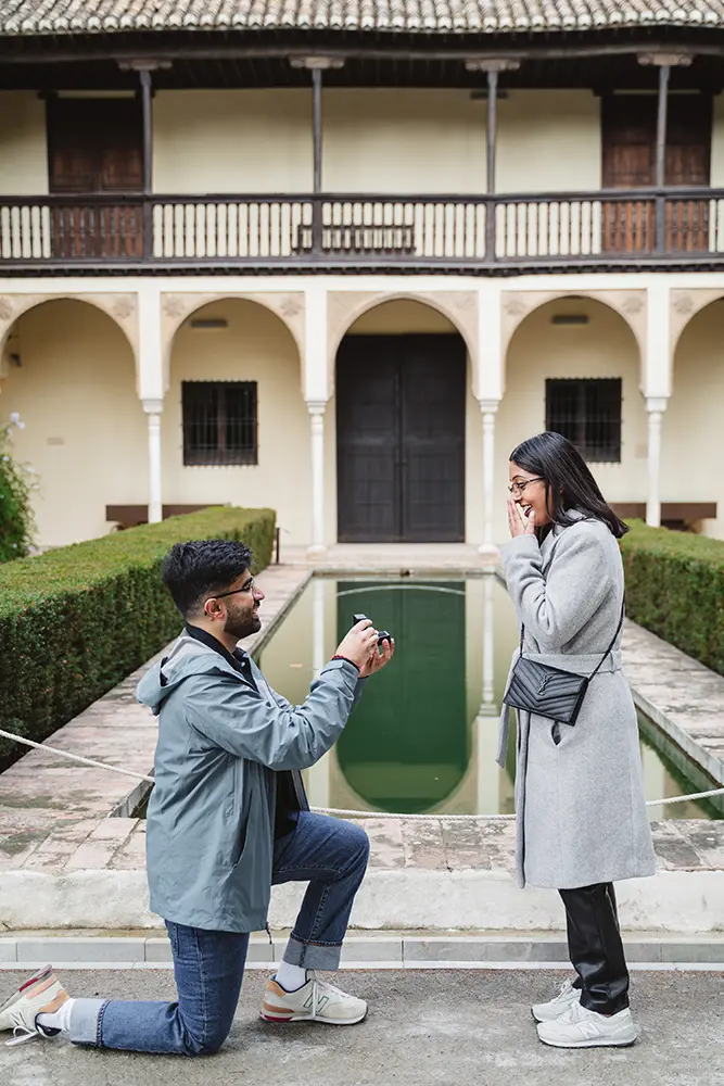 Secret engagement photographer in Granada