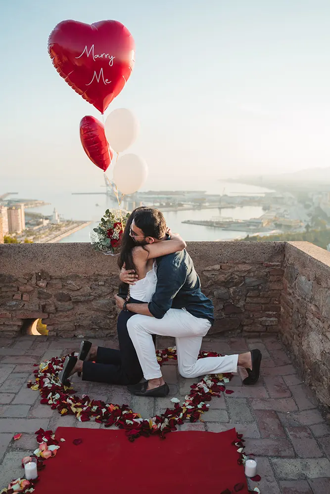 Secret engagement photographer in Malaga